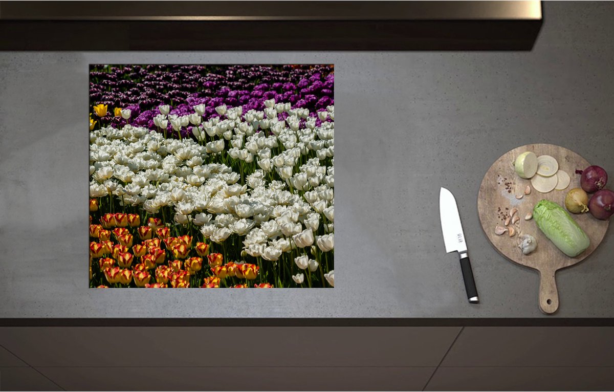 Inductieplaat Beschermer - Bloemenveld van Gele, Paarse, Witte en Oranje Bloemen - 60x55 cm - 2 mm Dik - Inductie Beschermer - Bescherming Inductiekookplaat - Kookplaat Beschermer van Zwart Vinyl