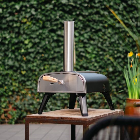 LIVIN' Pizzaoven Pellet - Pizzaovens voor buiten - 12" Pizzaoven - Pizza oven buiten - Pellet Pizza oven - Pizzaoven voor buiten - Pizza Oven Houtgestookte - Pizza Oven Tuin - Inclusief Thermometer - Draagbaar - 55*36*27 CM - RVS - Zwart
