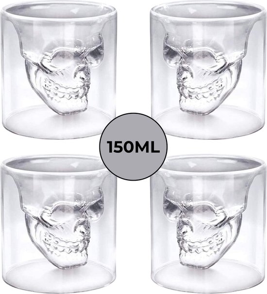 Quatre verres vides à double paroi avec des formes de crâne détaillées à l'intérieur. Une étiquette circulaire grise indique '150ML'.