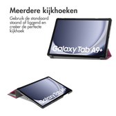 iMoshion Tablet Hoes Geschikt voor Samsung Galaxy Tab A9 Plus - iMoshion Design Trifold Bookcase - Meerkleurig /Bordeaux Graphic