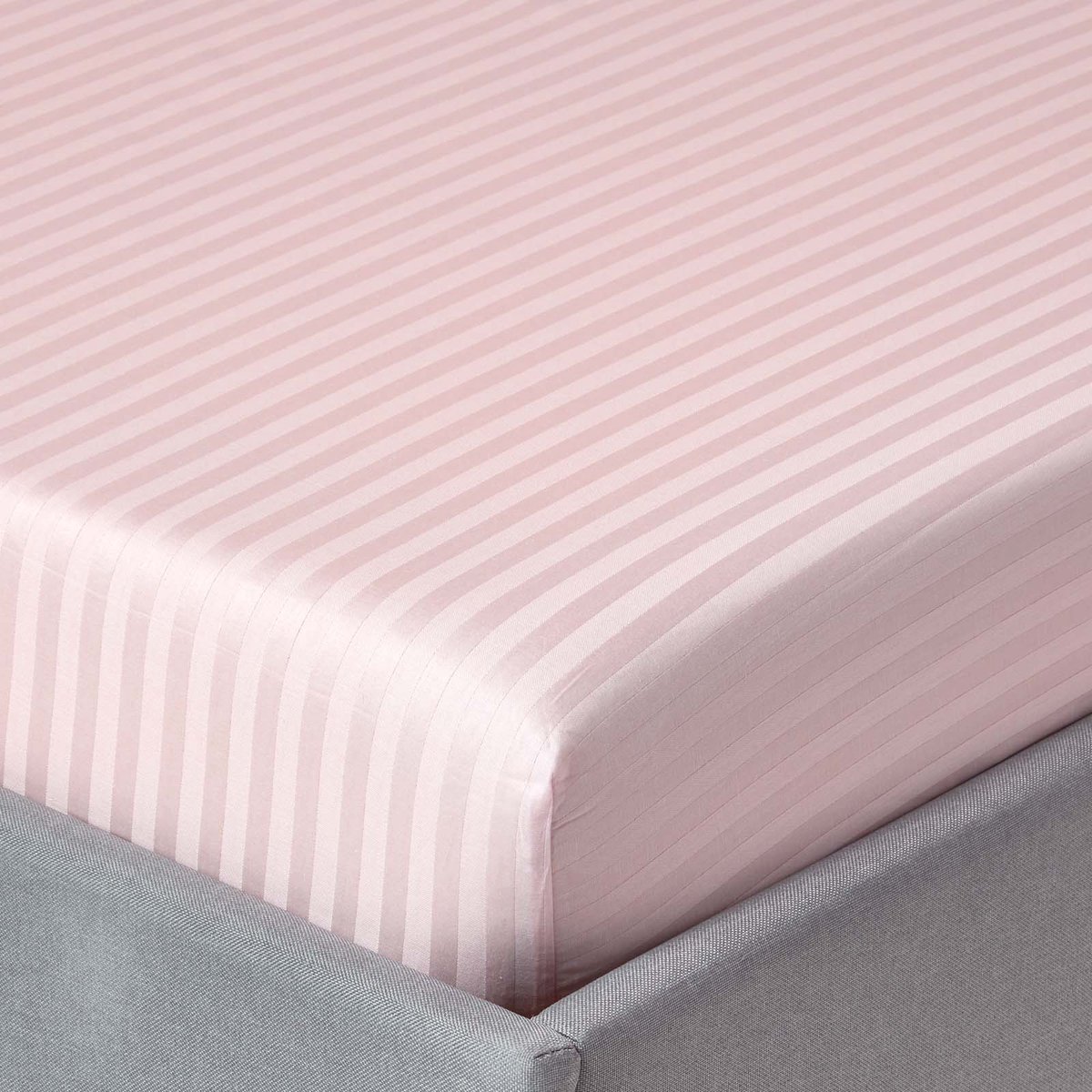 Homescapes Satijn Streep Katoen Hoeslaken 140x200 cm – Roze – 100% Egyptisch Katoen – Draaddichtheid 330