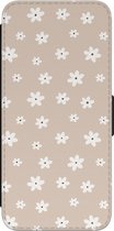 Leuke Telefoonhoesjes - Hoesje geschikt voor Samsung Galaxy S21 FE - Cute flowers - Wallet Case met pasjeshouder - Bloemen - Beige