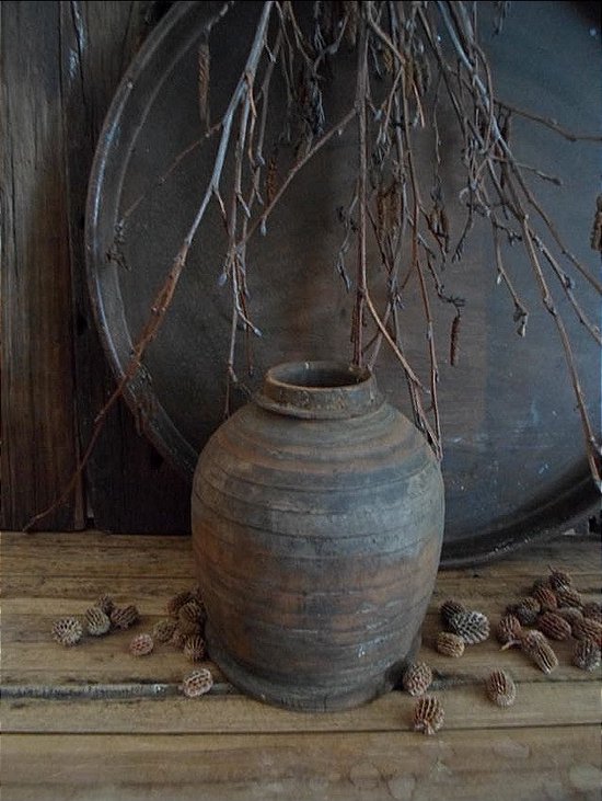 Authentieke Nepalese houten boterpot M/Oude Nepalese houten pot 20 cm