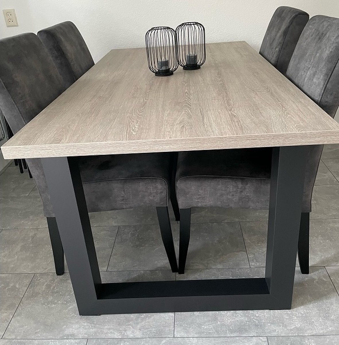 Eettafel Milaan - Upoten - Upoot - Grijs Eiken / Zwart Onderstel - 90 x 140 cm