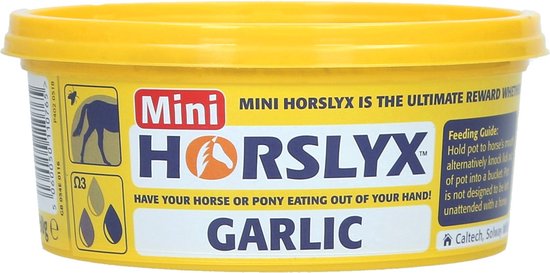 Mini Horslyx Garlic liksteen in geel bakje met afbeelding van paard en insecten.