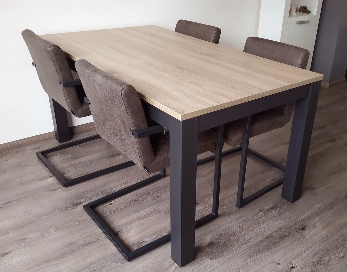 Eettafel Milaan - Licht Bruin Eiken / Zwart Onderstel - 90 x 195 cm