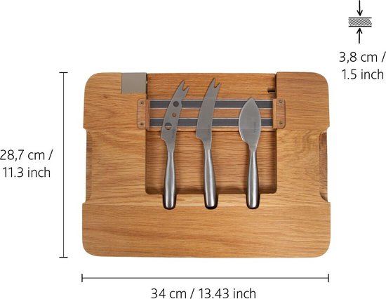 Houten kaasplank van 34 cm met 3 RVS kaasmessen, met afmetingen 28,7 cm en 3,8 cm.