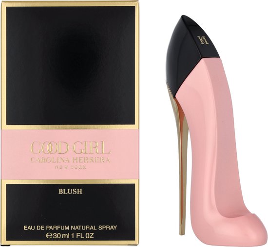 Roze pumpvormige parfumfles naast de verpakking 'Good Girl Carolina Herrera Blush'.