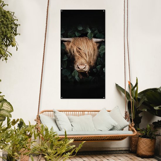 Tuinposter 80x160 cm - Tuindecoratie Schotse hooglander - Dier - Flora - Poster voor in de tuin - Buiten decoratie - Schutting tuinschilderij - Tuindoek muurdecoratie - Wanddecoratie balkondoek