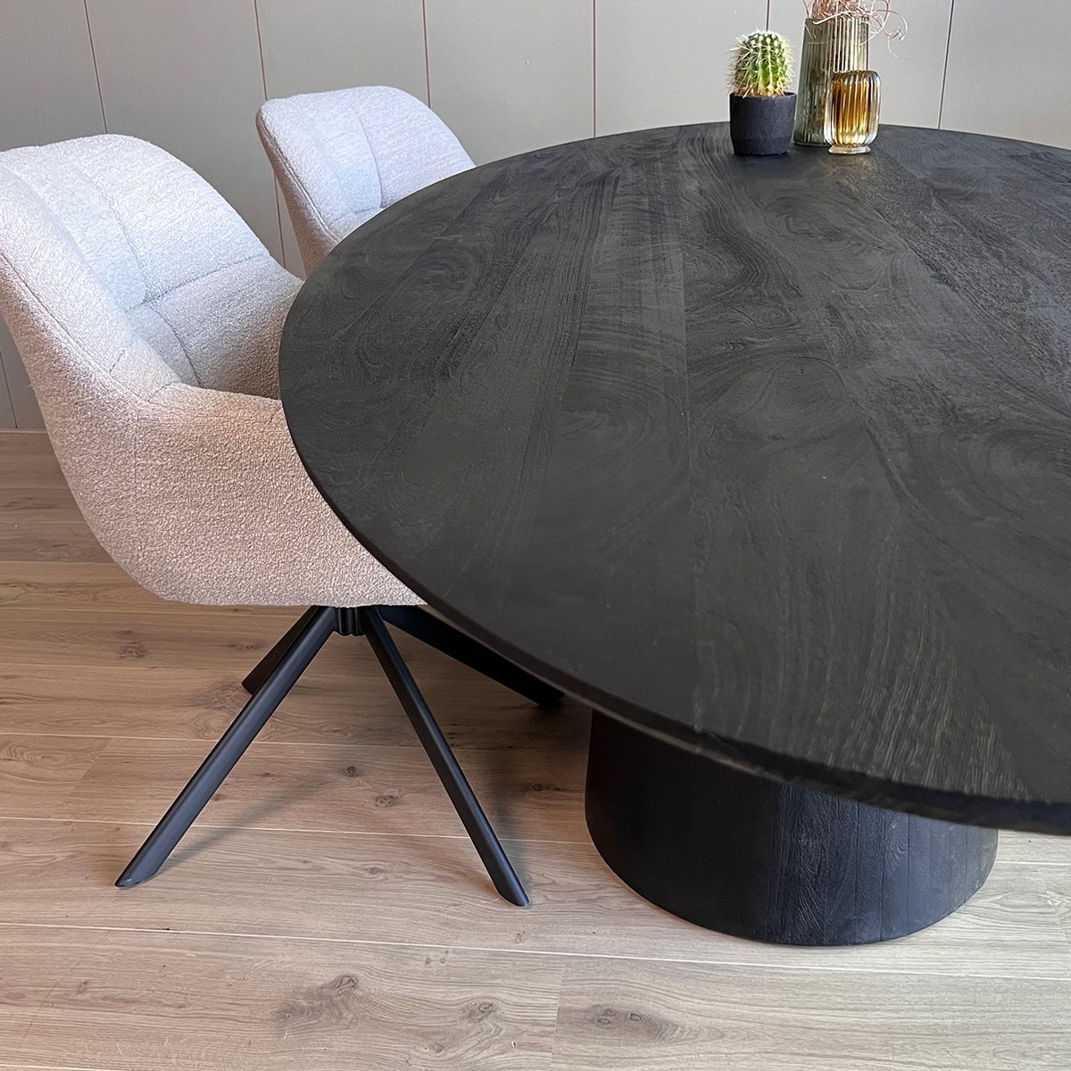 Old Inn - Eettafel Oslo Rond Zwart 150cm