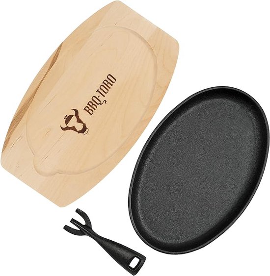 Gratinschotel gietijzer ovaal 20 cm x 9,5 cm op houten plank | Tapas