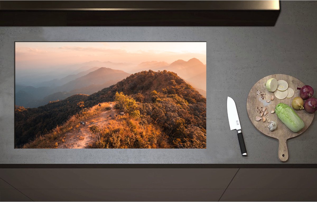 Inductieplaat Beschermer - Begroeiing op Bergen in Berglandschap - 90x51 cm - 2 mm Dik - Inductie Beschermer - Bescherming Inductiekookplaat - Kookplaat Beschermer van Wit Vinyl
