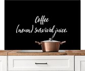 Spatscherm keuken 120x80 cm - Kookplaat achterwand Spreuken - Woordenboek - Coffee (noun) survival juice - Quotes - Koffie definitie - Muurbeschermer - Spatwand fornuis - Hoogwaardig aluminium