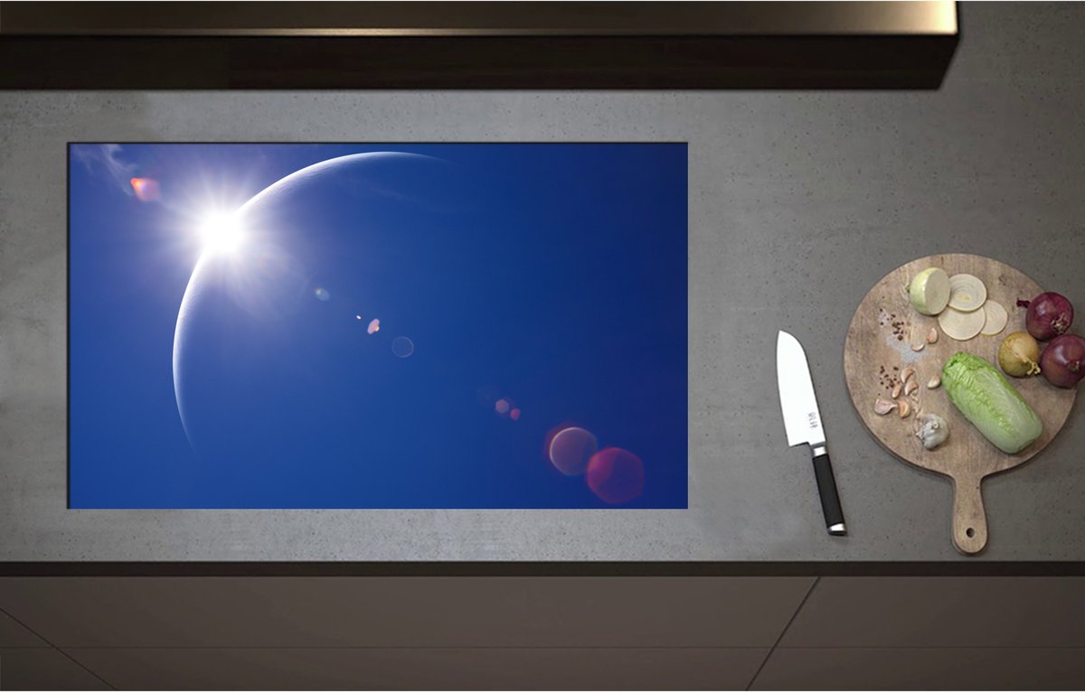 Inductieplaat Beschermer - Begin van Zonsverduistering bij Heldere Blauwe Lucht - 85x51 cm - 2 mm Dik - Inductie Beschermer - Bescherming Inductiekookplaat - Kookplaat Beschermer van Zwart Vinyl