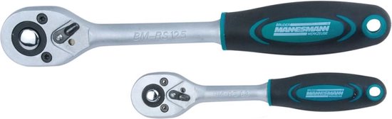 Twee ratelsleutels, een grote en een kleine, met zilverkleurig metaal en zwart met turquoise handvatten, voorzien van Brüder Mannesmann logo.