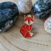 Vos driehoekig, Enamel pin, speldje, verzamelen