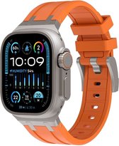 Strap-it luxe liquid siliconen bandje geschikt voor de Apple Watch 1/2/3/4/5/6/7/8/9/SE/Ultra (2) in de maat 42 mm 44 mm 45 mm 49 mm - luxe rubberen iWatch sport bandje met titanium aansluiting (oranje met titanium)