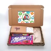 Verjaardag brievenbus cadeau - Hiep Hiep Hoera - Milka confetti chocolade - Popcorn - Mentos - Tum Tum - Cadeau