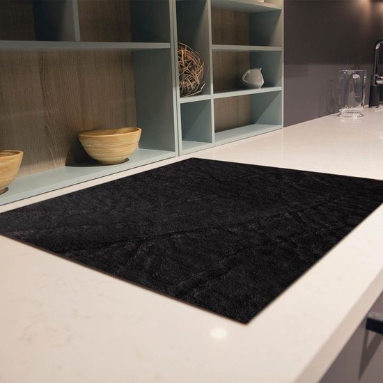 Zwarte inductiebeschermer in lederlook, 80 x 52 cm.