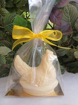 Mooie chocoladefiguur Paaskip op nest in witte chocolade 120g 12.5cmHx13cmB in geschenkverpakking
