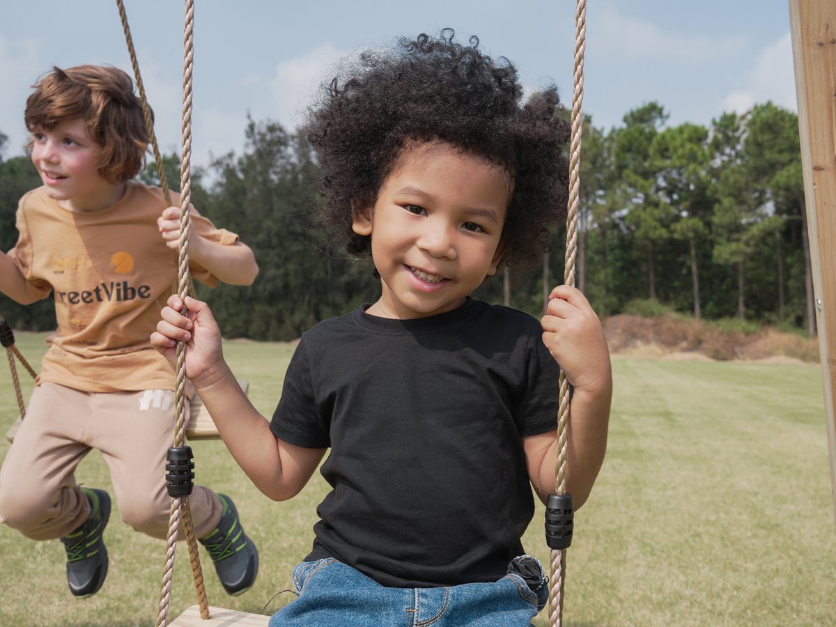 AXI Yuna Dubbele houten Schommel Bruin - FSC hout - Vrijstaande schommelset met 2 houten schommelzitjes - Schommelset voor kinderen - 10 jaar Garantie — afbeelding 15