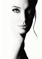 Allernieuwste.nl® Canvas Schilderij * Angelina Jolie Actrice * - Kunst aan je Muur - Realistisch - zwart-wit - 50 x 75 cm