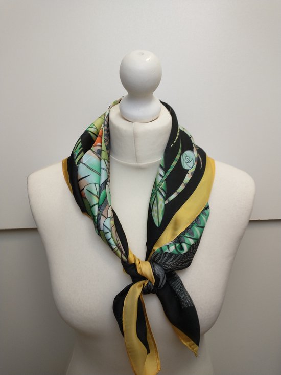 Vierkante dames sjaal Riet fantasiemotief verenmotief geel zwart groen oranje wit bruin