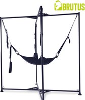 Zwarte sling stand met BRUTUS logo. Zwarte stoffen hangmat met banden hangt aan het frame.