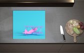 Inductieplaat Beschermer - Achteraanzicht van Roze Zweefvliegtuig tegen Felblauwe Achtergrond - 58x52 cm - 2 mm Dik - Inductie Beschermer - Bescherming Inductiekookplaat - Kookplaat Beschermer van Zwart Vinyl