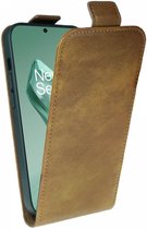 Rosso Element Verticale Flip Case Geschikt voor OnePlus 12 | Portemonnee Book Case | Hoesje met Pasjeshouder | Magneetsluiting | Twee Pasjes | Bruin
