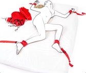URlife® BDSM Bed Bondage Set Voor het Onder het Bed Door - Seksspeeltjes - Verstelbare Riemen en Boeien - Handboeien & Enkelboeien - Past Op Elke Matras of bed - Kleur Rood- Discreet Verpakt