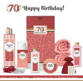 Geschenkset “70 Jaar Happy Birthday!” - 8 producten - 685 gram | Giftset voor haar - Luxe wellness cadeaubox - Cadeau vrouw - Gefeliciteerd - Set Verjaardag - Geschenk jarige - Cadeaupakket moeder - Vriendin - Zus - Verjaardagscadeau - Rood