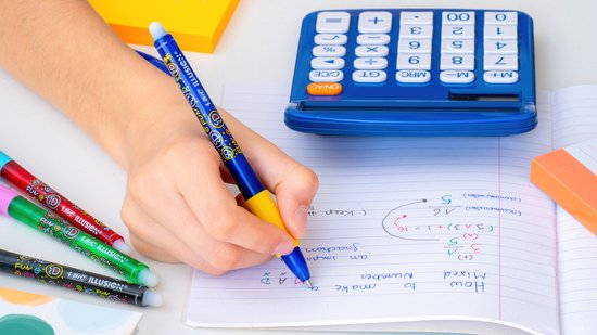 Stylo Bille Effaçable et Rechargeable BIC Illusion - Encre Bleue - Set de 3 - Pointe Medium 0 mm