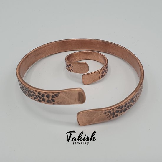 Minimalistische set koperen armband en ring met antieke look, handgemaakt, uniek gevlekt patroon, verstelbaar, elegante sieraden set voor natuurlijke schoonheid, 19cm & 7.2cm