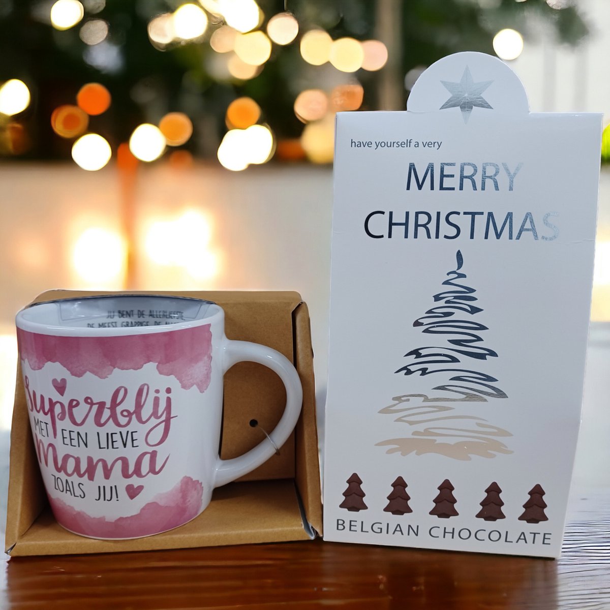 Mama-Lieve Mama-Bonus-Kerstcadeau-Kerstpakket-Giftset-December Cadeau-Merry Christmas-Happy New Year-Belgische Chocolade-Champagne Flesjes-Kerst Chocolade-Zoetigheid-Mok-Beker-Magische dagen-Familiediner-Kerstdiner-Kerstfeest-Oudejaar