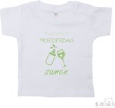 Soft Touch T-shirt Shirtje Korte mouw "Onze eerste moederdag samen!" Unisex Katoen Wit/sage green (salie groen) Maat 62/68