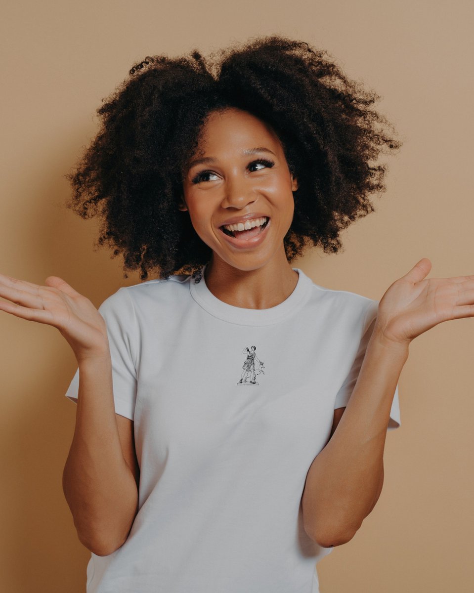T-shirt - Merk: June Spring - Maat: S / Small - Print: Artemis - Wit Shirt voor Dames - T-shirt met Print - Artemis Griekse Godin Tshirt - Vrouwen Shirt - Hoge Kwaliteit - Luxe T-Shirt met Dames Print - White Tee with Artemis - Greek Goddess