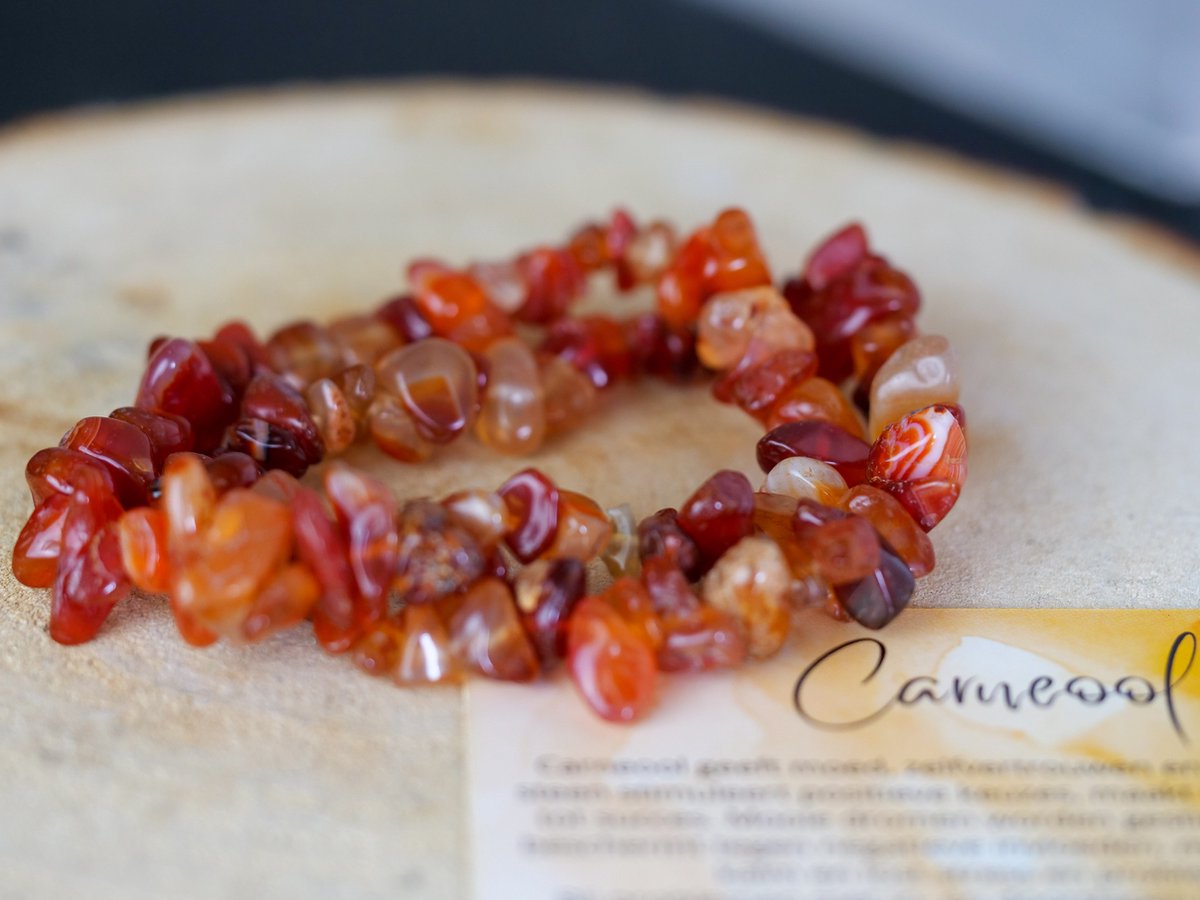 Carneool Armband met split steentjes, Chip, edelstenen - Perfect cadeau voor vrouwen- Inclusief uitleg - Spiritueel - Carnelian - Positieve keuzes - Zelfvertrouwen - Doelbewust - Stress - Slapen - 100% NATUURLIJK