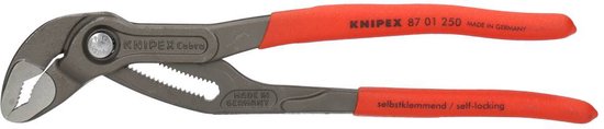 Knipex Cobra waterpomptang, deels geopend, met rode handvatten.