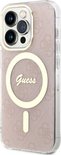 Coque Guess rose avec motif dentelle, logo Guess et compatibilité MagSafe.