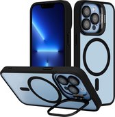 Cadorabo Hoesje geschikt voor Apple iPhone 12 / 12 PRO in Zwart geschikt voor MagSafe en standfunctie inclusief cameralensbescherming TPU-siliconenrand