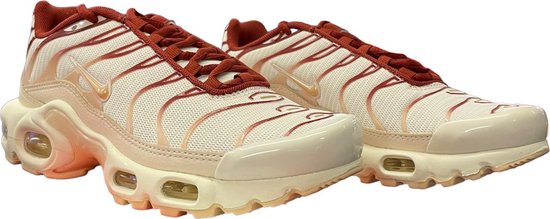 nike air max plus white metallic gold