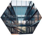 PVC Schuimplaat Hexagon - Ramen - Gebouw - Glas - 80x69.6 cm Foto op Hexagon (Met Ophangsysteem)