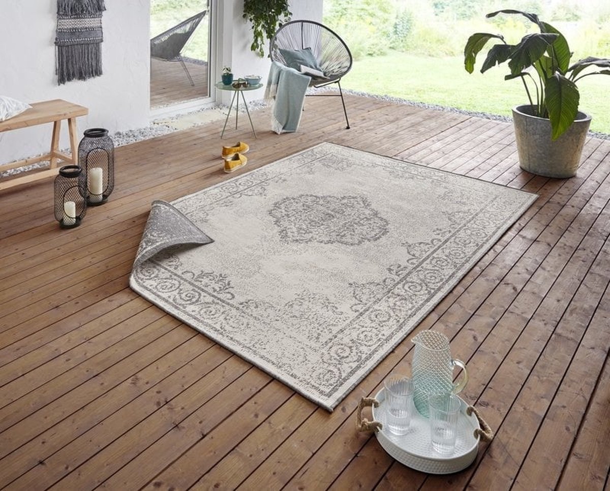 Flycarpets Omkeerbaar Buitenkleed / Vloerkleed - Cebu - Grijs / Creme - Laagpolig Tuintapijt / Buitentapijt / Tuinkleed - 80x150 cm