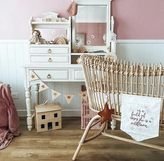 House of Tods Wieg Lena Rotan - Handgemaakt - Babykamer - Kinderkamer Baby - Exclusief - Baby - 2021 - Duurzaam - Cadeau - Natuurlijk - Incl Matras