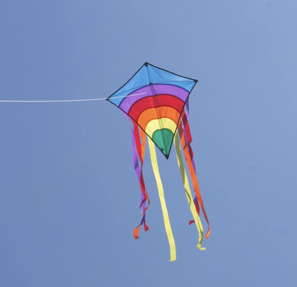 CIM Cerf-Volant Rainbow Eddy Blue – Monofil 65x74cm, Armature Fibre Verre, 80m De Ligne, 8 Queues, Pour Enfants 3 Ans+, Vol De 1 à 5 BFT