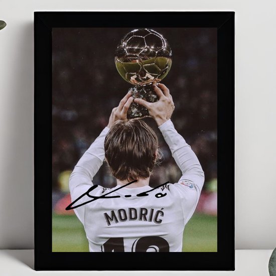 Luka Modric Ingelijste Handtekening – 15 x 10cm In Klassiek Zwart Frame – Gedrukte handtekening – Voetbal - Real Madrid - Tottenham Hotspur - Kroatisch Elftal