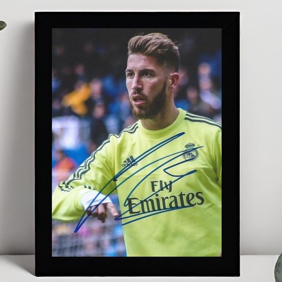 Sergio Ramos Ingelijste Handtekening – 15 x 10cm In Klassiek Zwart Frame – Gedrukte handtekening – Real Madrid - Sevilla - Paris Saint Germain - Football Legend