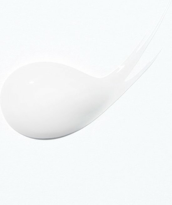 Une texture crémeuse blanche en forme de goutte avec une pointe effilée élégante.
