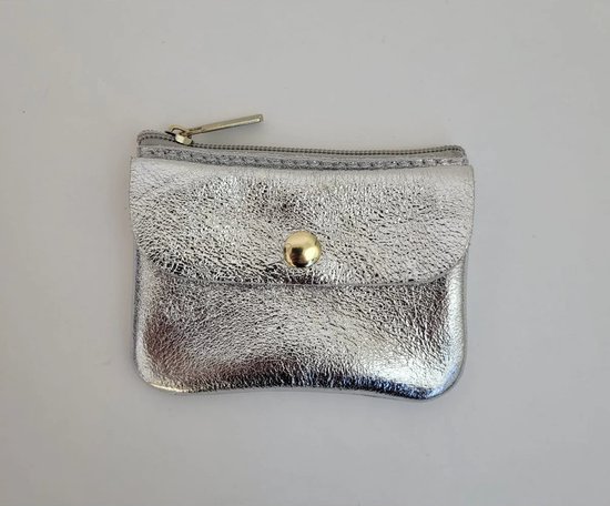 Portemonnee Klein Zilver Metallic - 11 cm x 8 cm - Wallet - Geld - Betalen - Accessoires - Accessoire - Mode - Fashion - Glans - Echt leer - Leather - Silver - Dames - Vrouwen - Mama - Cadeau - Kado - Luxe uitstraling - Mini - Small - Dame - Trendy